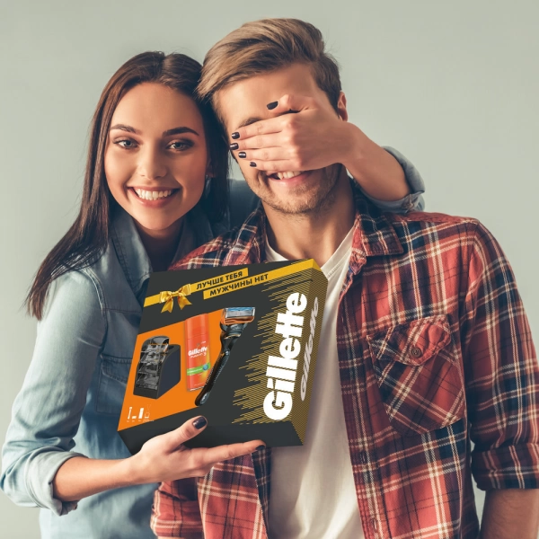 Подарочный набор бритва Gillette Fusion5 + гель для бритья 75 мл + подставка для кассет