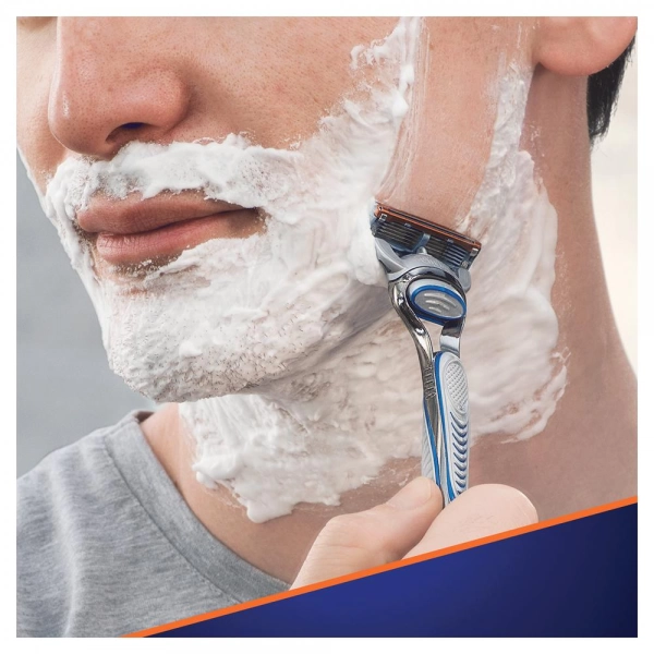 Бритвенный станок Gillette Fusion5 с 11 сменными кассетами