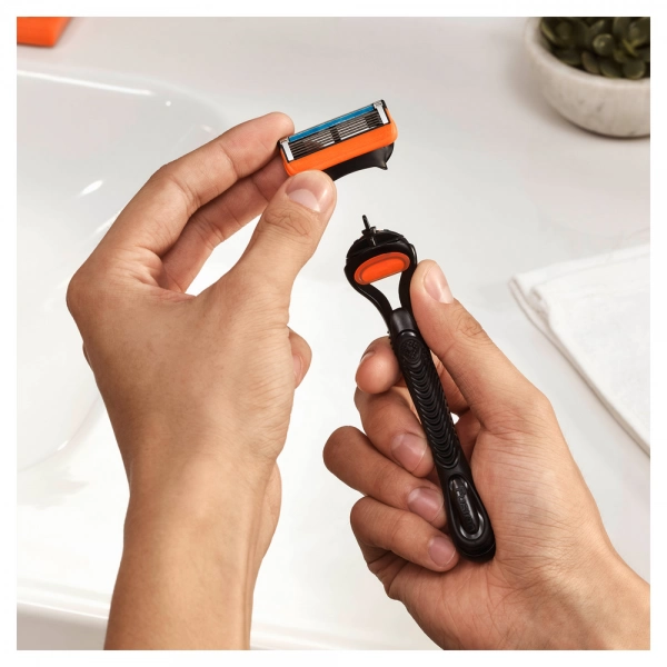 Бритвенный станок Gillette Fusion5