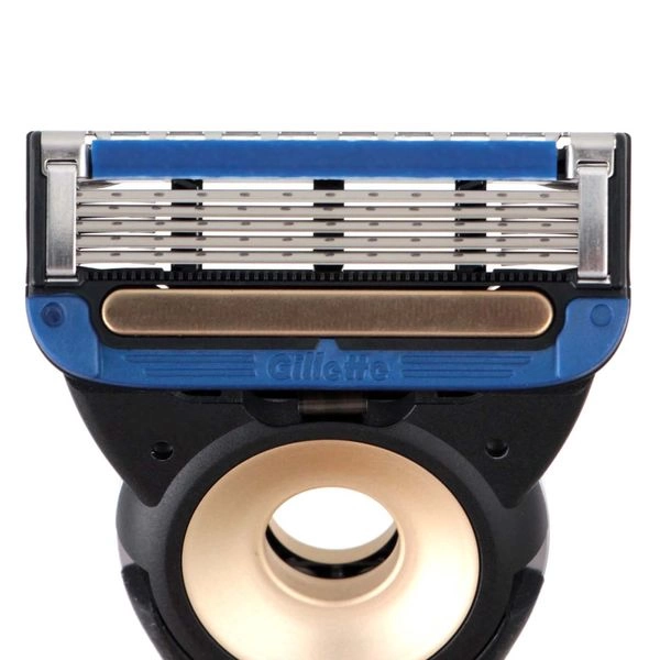 Бритвенный станок Gillette Labs Heated Razor с 2 сменными кассетами