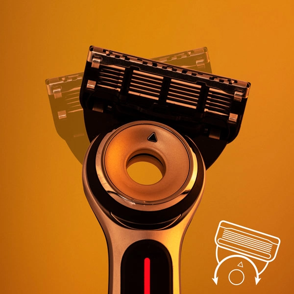 Бритвенный станок Gillette Labs Heated Razor с 2 сменными кассетами