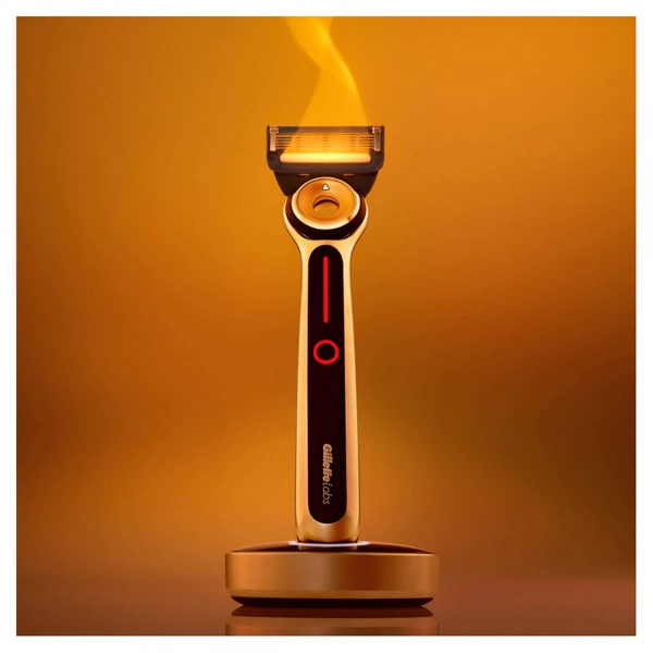 Бритвенный станок Gillette Labs Heated Razor с 2 сменными кассетами