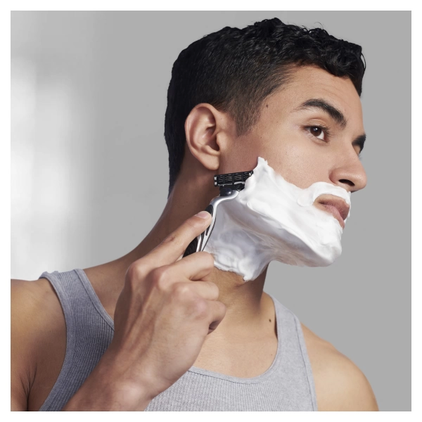 Годовой запас сменных кассет для бритья Gillette Mach3, 16 шт