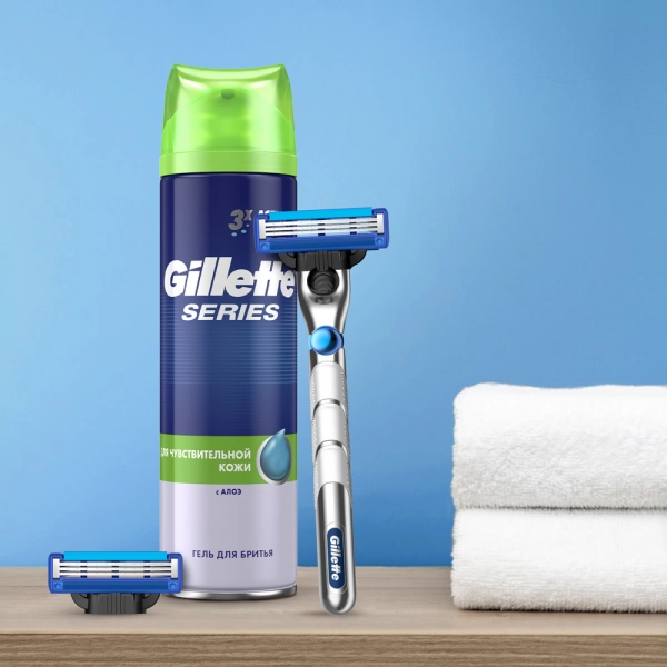 Подарочный набор Gillette Mach3 Turbo с гелем для бритья Gillette Sensetive