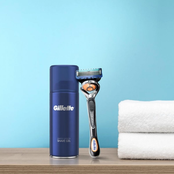 Подарочный набор Gillette Бритва Fusion5 Proglide + гель для бритья Gillette Fusion