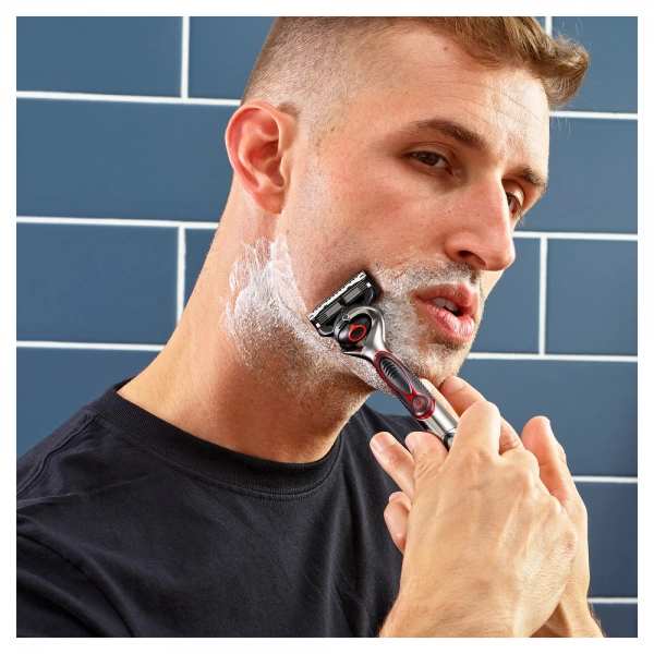 Годовой запас сменных кассет для бритья Gillette Fusion5 ProGlide Power, 12 шт
