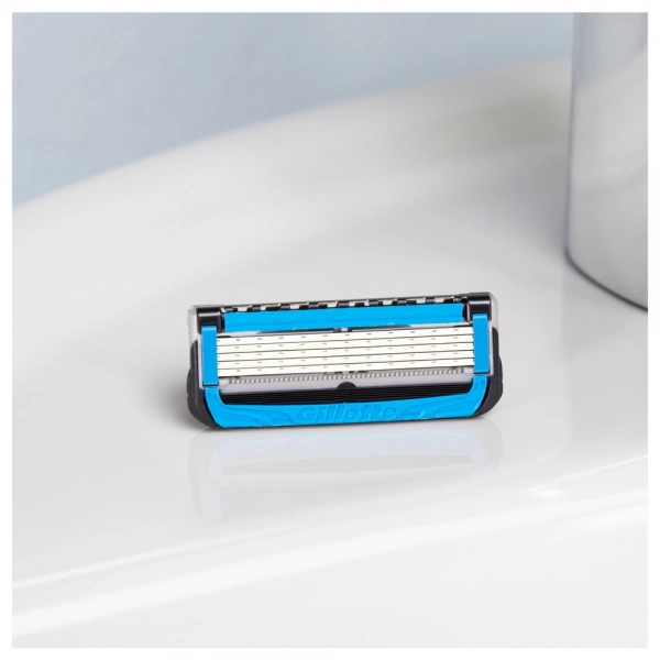 Подарочный набор Gillette Fusion5 ProShield Chill Limited Edition (бритва+4кас+гель+подставка)