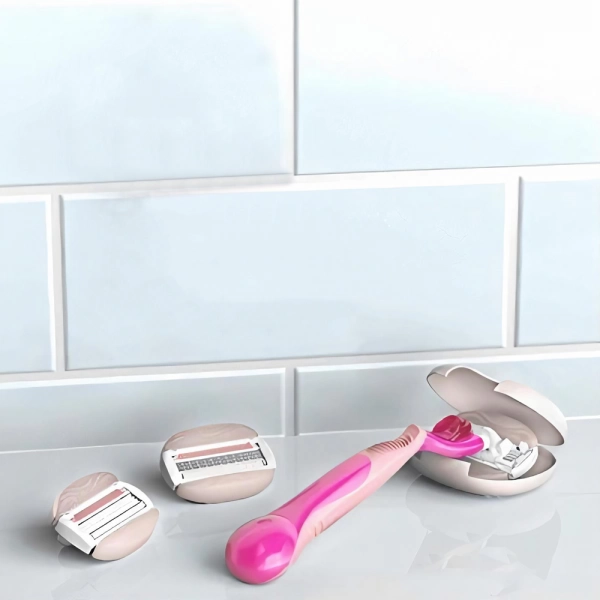 Подарочный набор с женской бритвой Gillette Venus Comfort Glide с чехлом для хранения